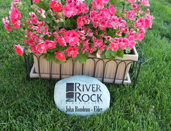 Sm.Business.Rock .Riverrock.Rondeau.8 16
